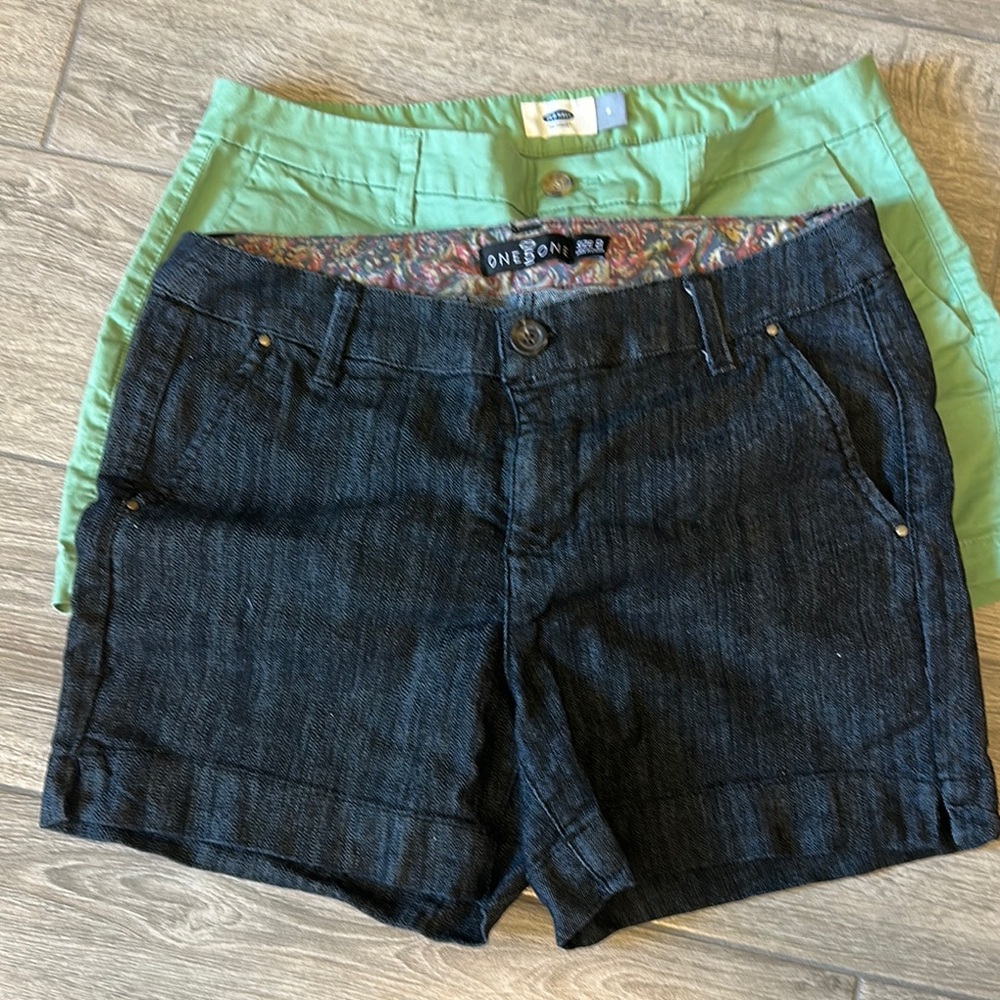 Women's Black and Green Shorts Set